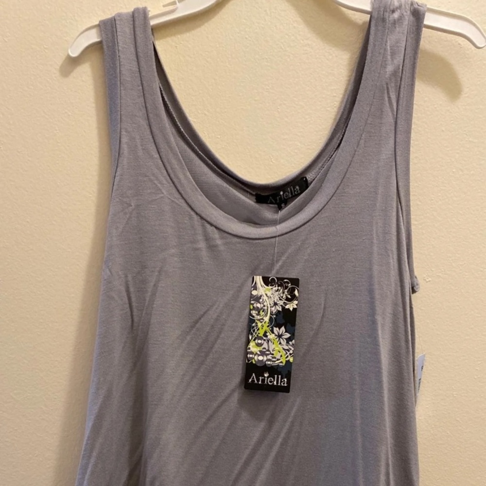 Sleeveless tank top